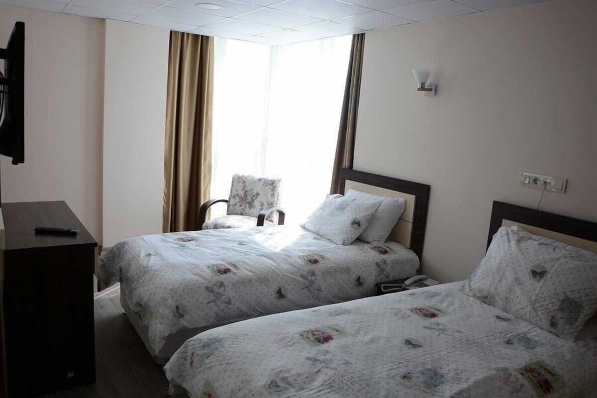 Double or Twin Room | Hypo-allergenic bedding available, minibar, desk, soundproofing