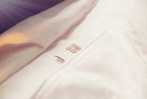 Individually furnished, desk, blackout drapes, soundproofing - Kokokara B&B (Tainan)