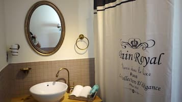 Standard-Doppelzimmer | Badezimmer