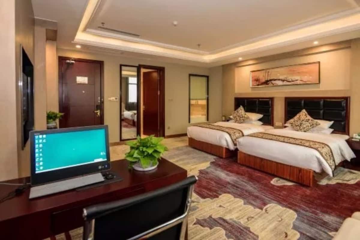Minibar, desk, blackout curtains, free WiFi