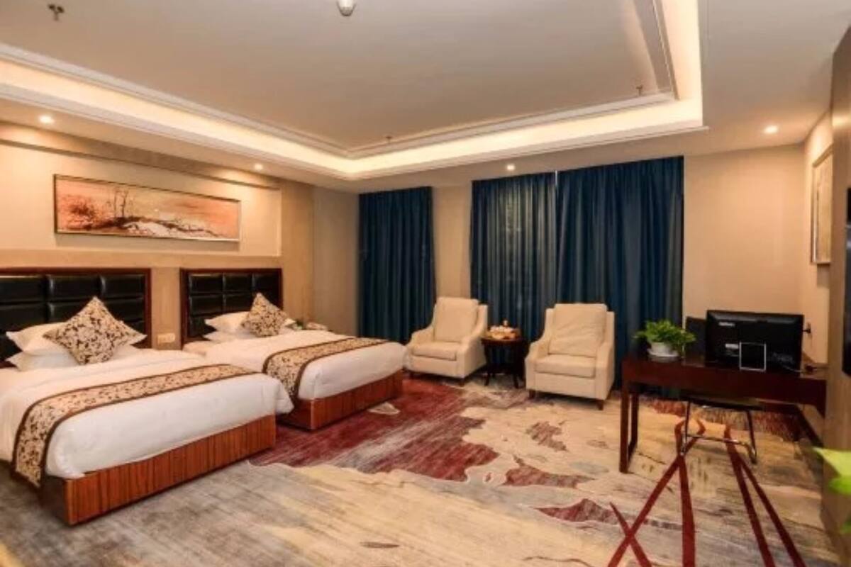 deluxe twin room | minibar, desk, blackout curtains, free wifi