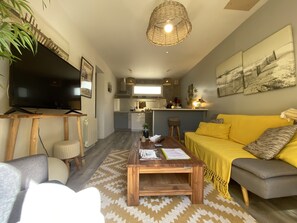 TV connectée, lecteur de DVD, espaces bureaux