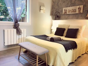 1 chambre, bureau, lit parapluie, Wi-Fi gratuit