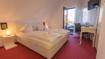 Deluxe Double or Twin Room | Premium bedding, individually decorated, individually furnished, desk