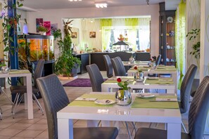 Buffet breakfast for a fee on weekends - Hotel Rosengarten (Schwaebisch Gmuend)