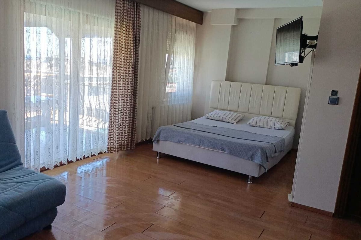 Quarto família, vista para a piscina | Roupas de cama premium, quartos à prova de som