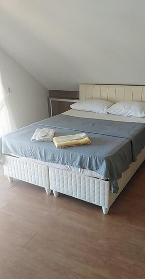 Premium bedding, soundproofing, iron/ironing board, free WiFi - Sile Dikcati Pansiyon (Sile)