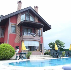 Front of property - Sile Dikcati Pansiyon (Sile)