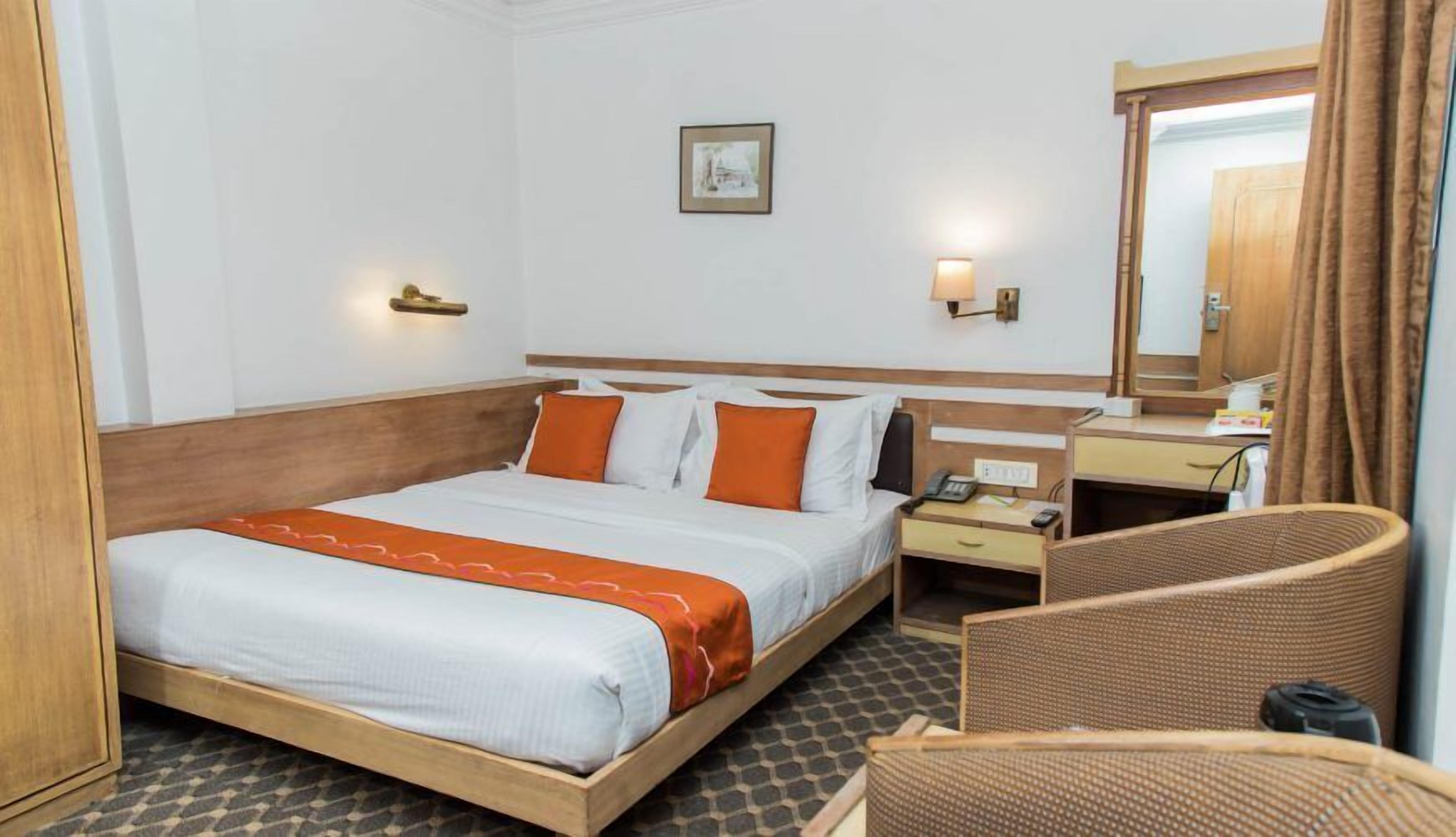 standard room | in-room safe, free wifi