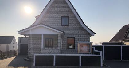 Family friendly holiday house, near the beach, pets allowed, for 2-6 pers.