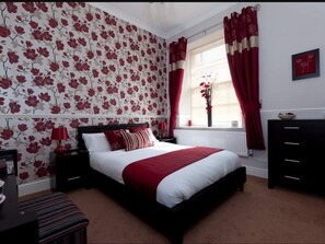 Standard Double Room, Ensuite | 1 bedroom - The Fountain Inn (Swansea)