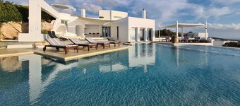 Luxury Villa with sunset view, Boule