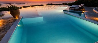 Luxury Villa with sunset view, Boule