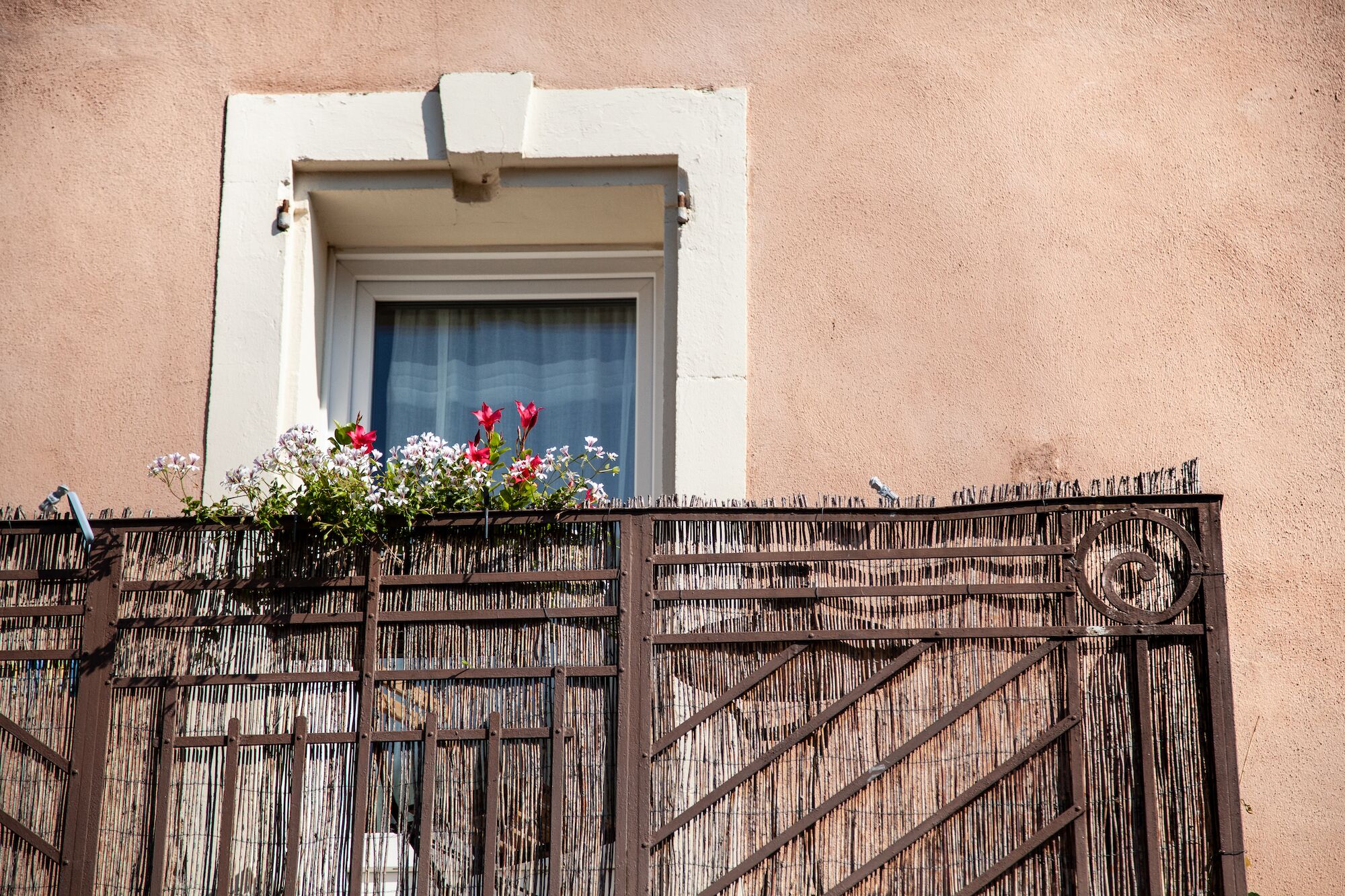 studio (léoncie) | 1 bedroom, blackout curtains, free cots/infant beds, free wifi