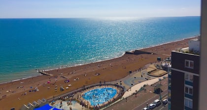 Isabella Penthouse 15th Floor, Seafront