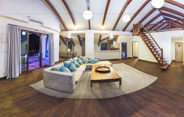 Lobby sitting area - Tangalwood Boutique Hotel (Kathmandu)