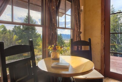 Fox Creek cabin in the woods