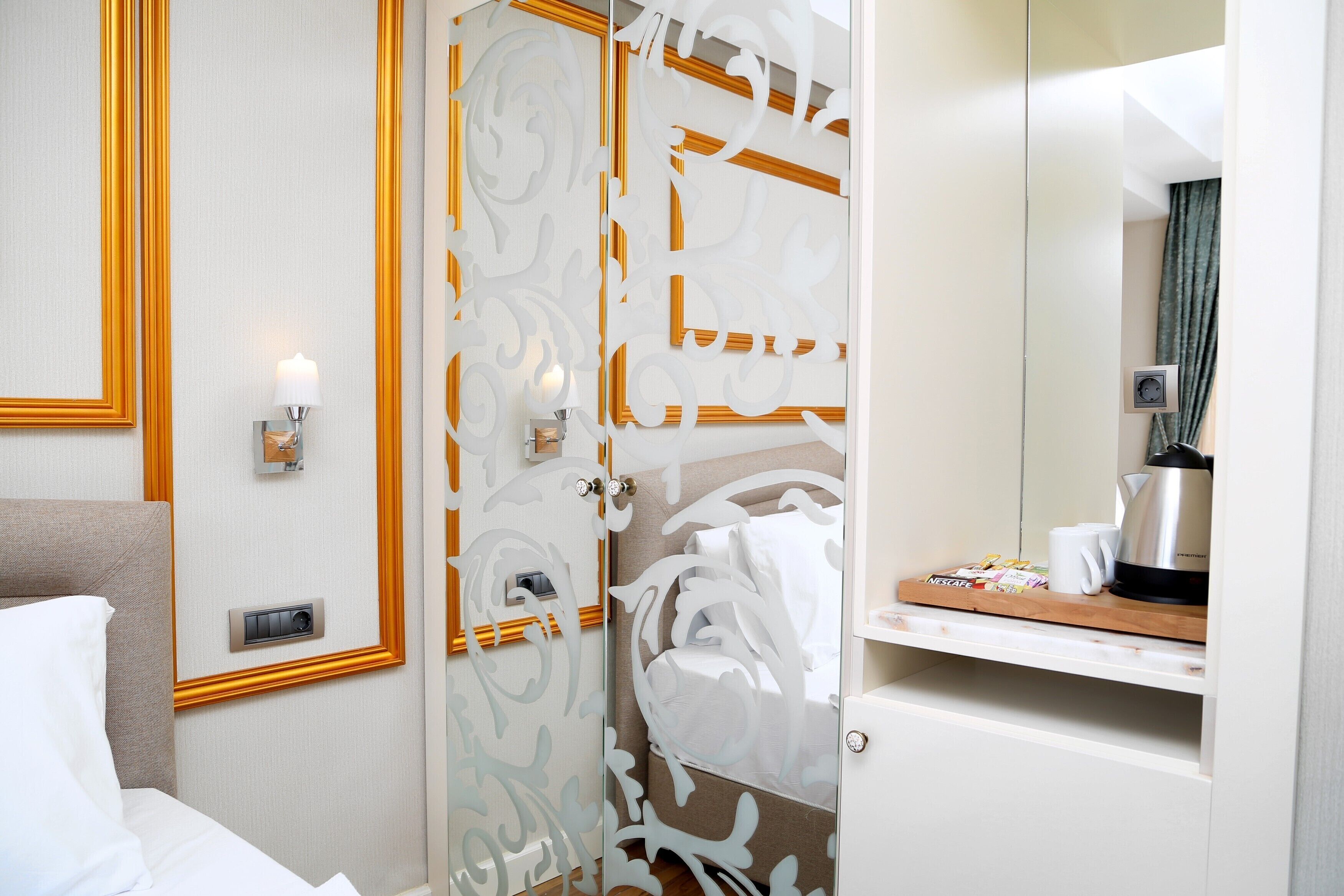 premium bedding, minibar, in-room safe, blackout curtains