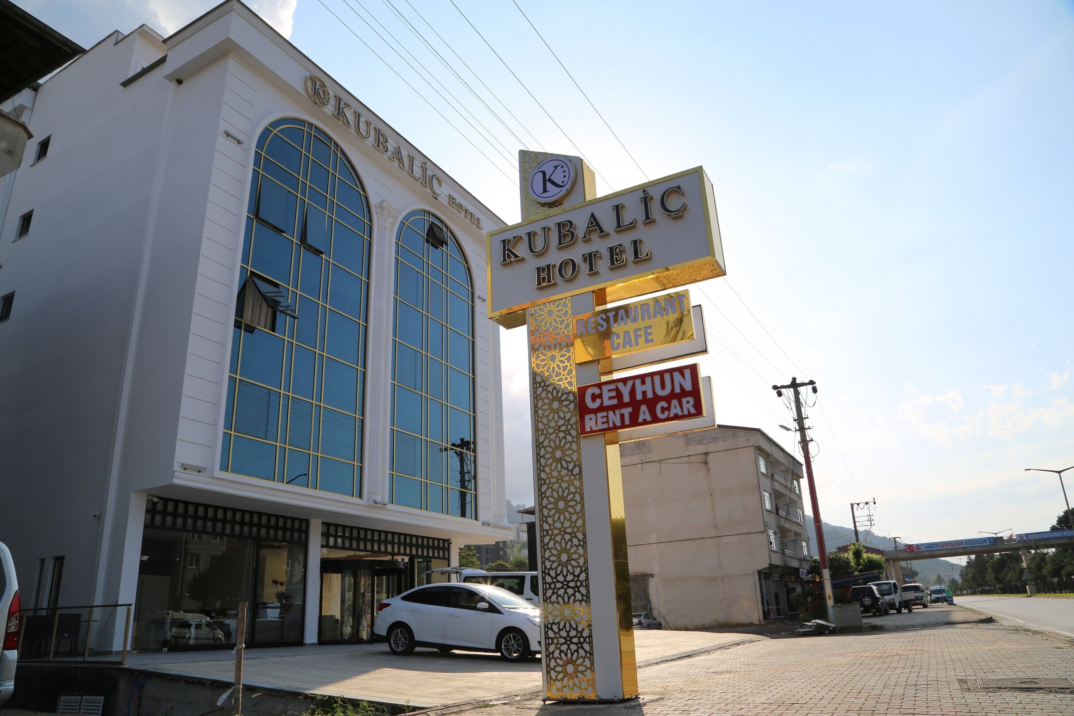 Pintu masuk hartanah