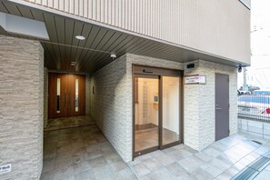 Property entrance - Komachi Hotel Nipponbashi (Osaka)