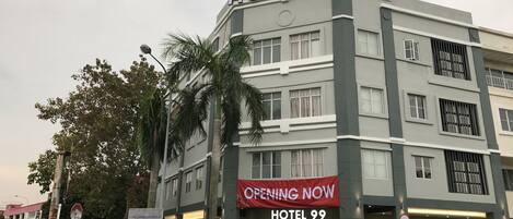 Fachada de la propiedad