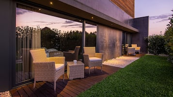 1 bedroom, premium bedding, memory foam beds, minibar