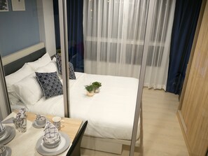 In-room dining - The Niche ID Rama II by P2 (Bangkok)