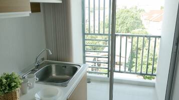 Suite  | Private kitchenette | Full-sized fridge, microwave