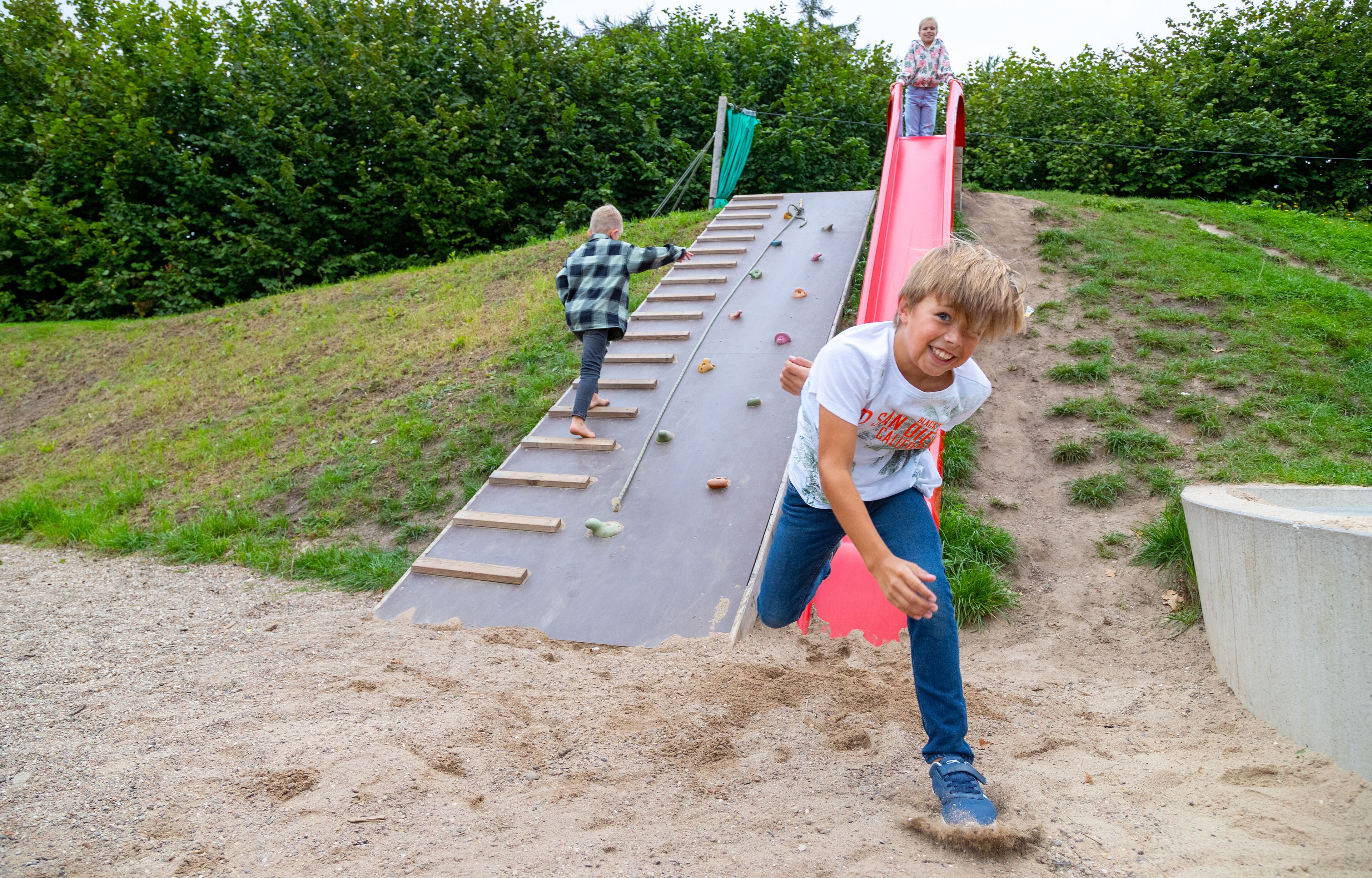children’s play area – outdoor