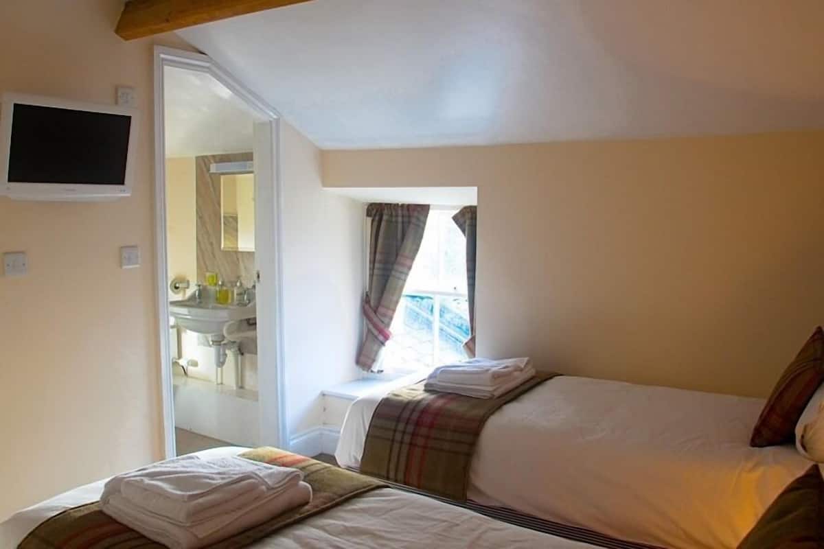 Standard Twin Room, Ensuite (Room 4)