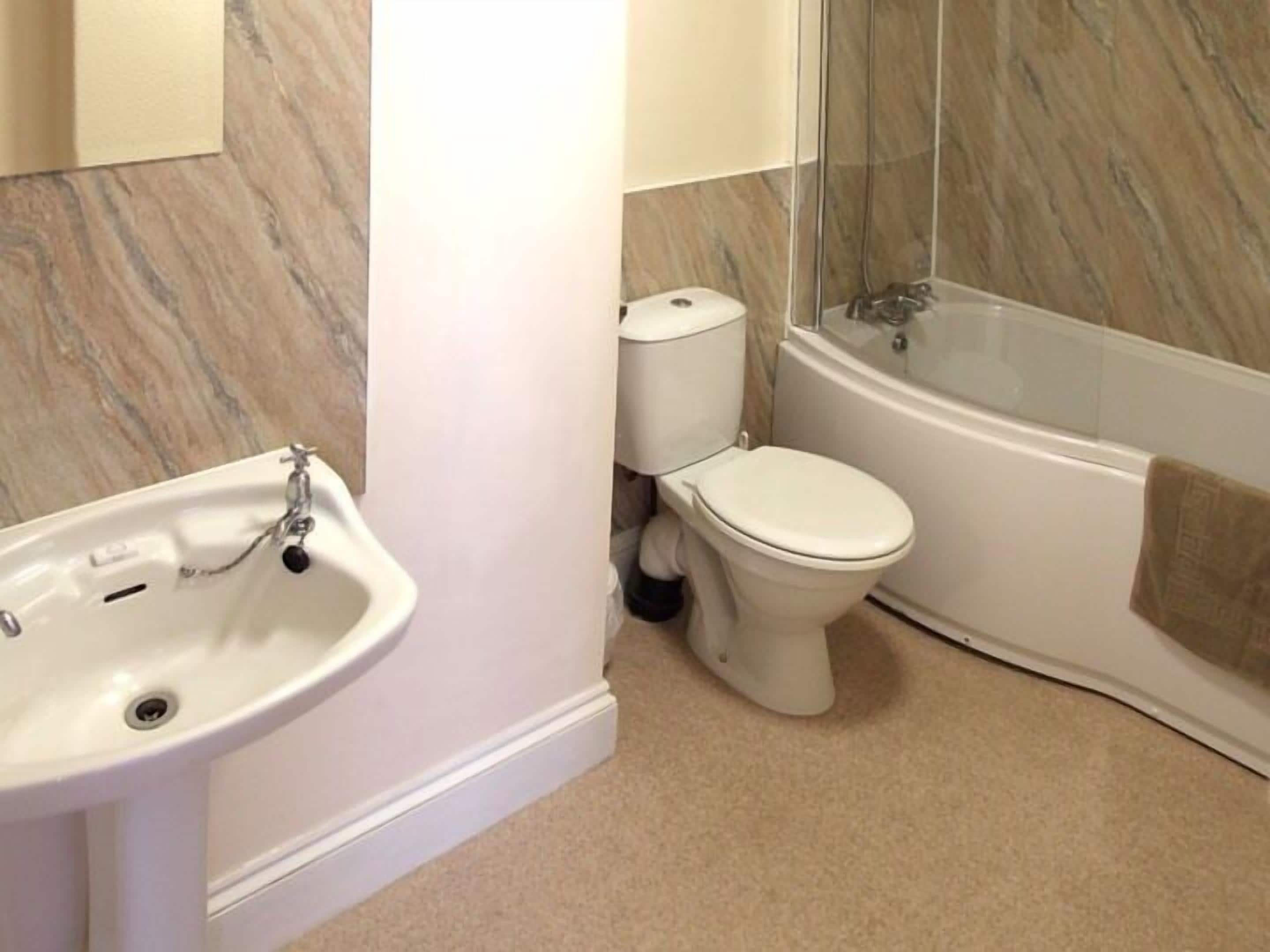 superior double room, ensuite (room 3) | bathroom
