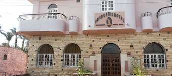 Amenophis Hotel