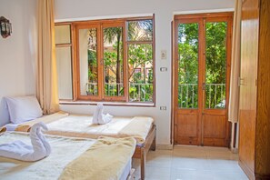 Minibar, bureau, fer et planche à repasser, Wi-Fi gratuit