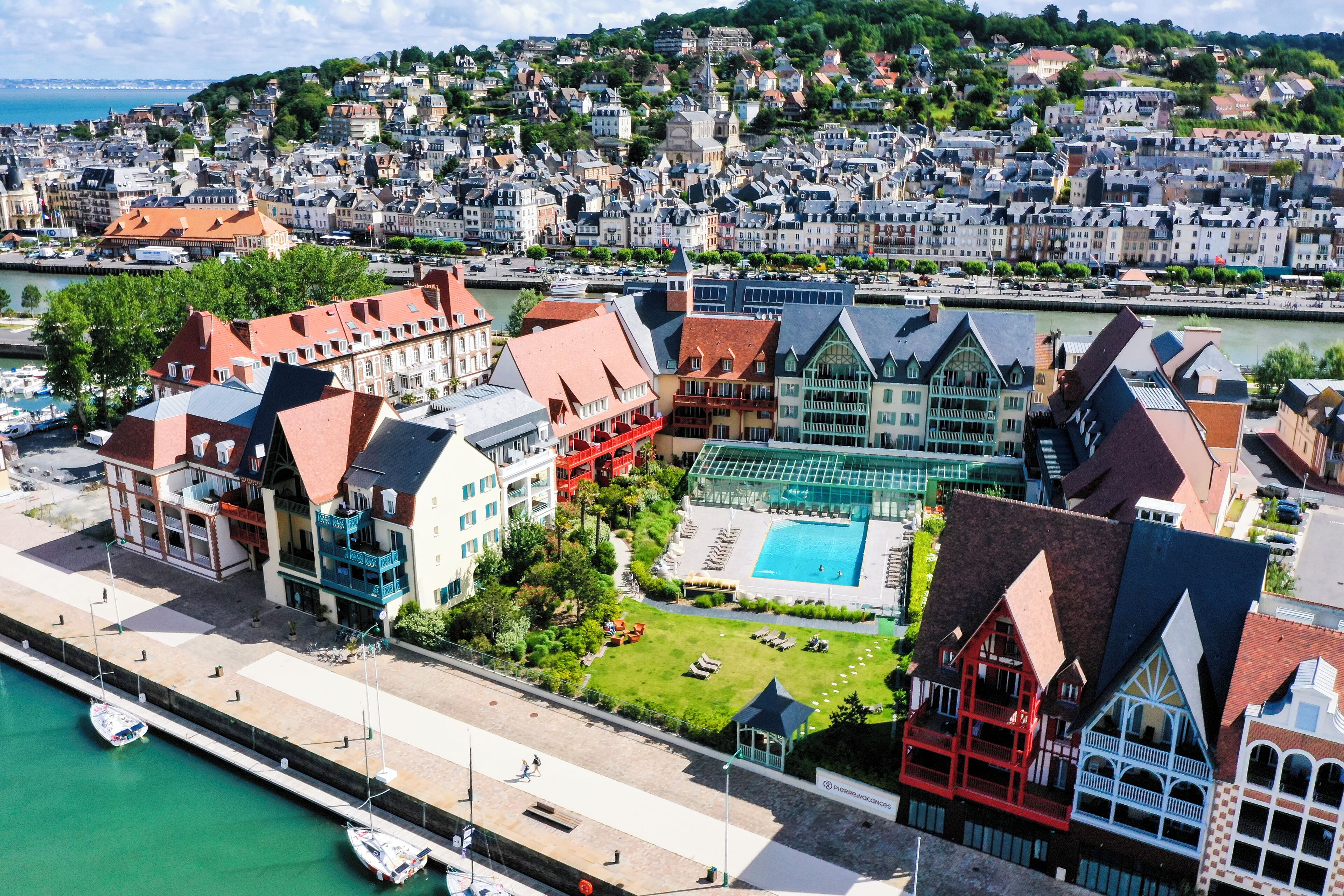 منظر من الجو على ارتفاع عالٍ