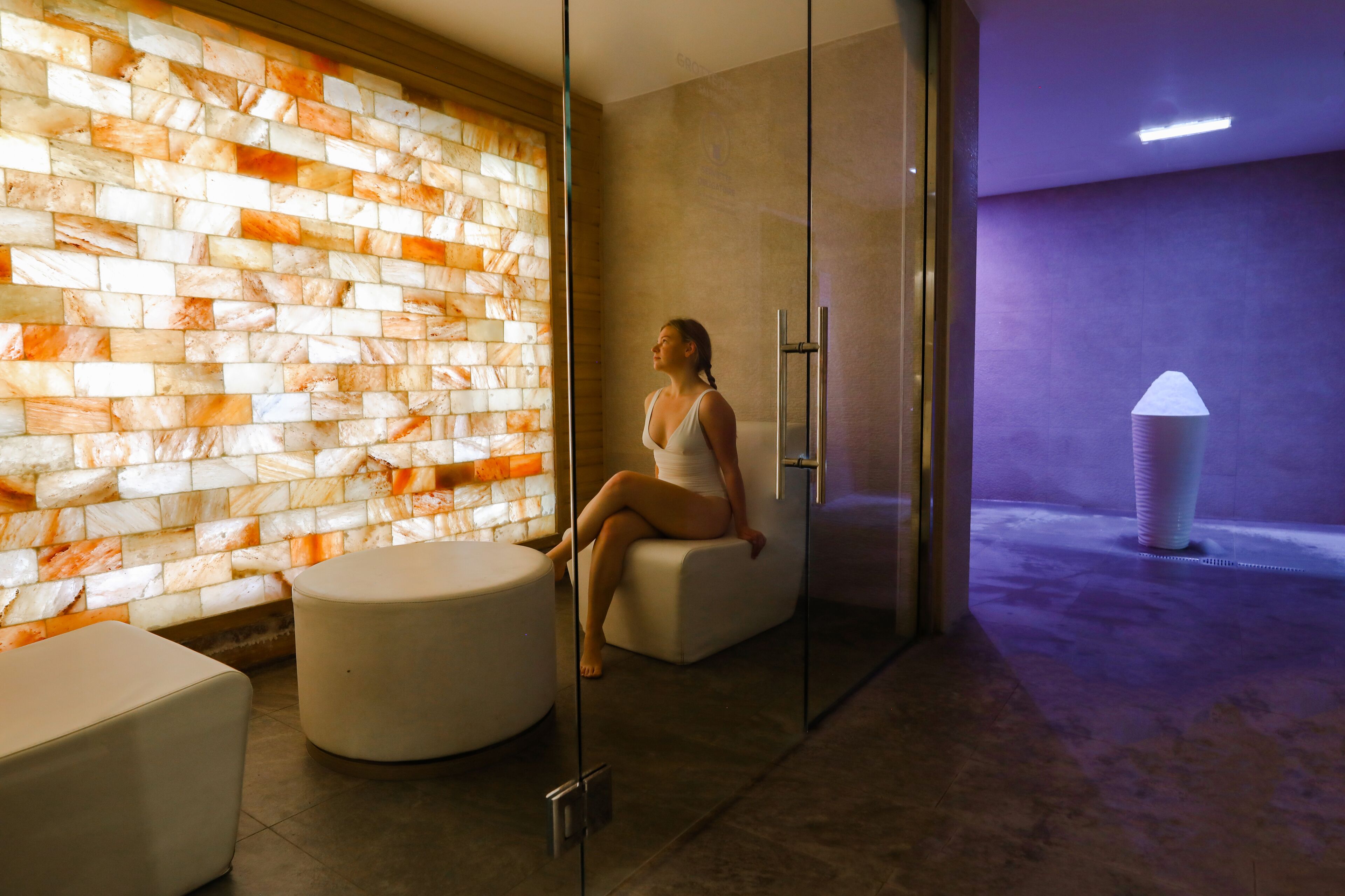 Sauna, body treatments, body scrubs, facials, 1 treatment room, massages