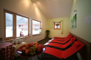 Sauna, soins de manucure et de pédicure