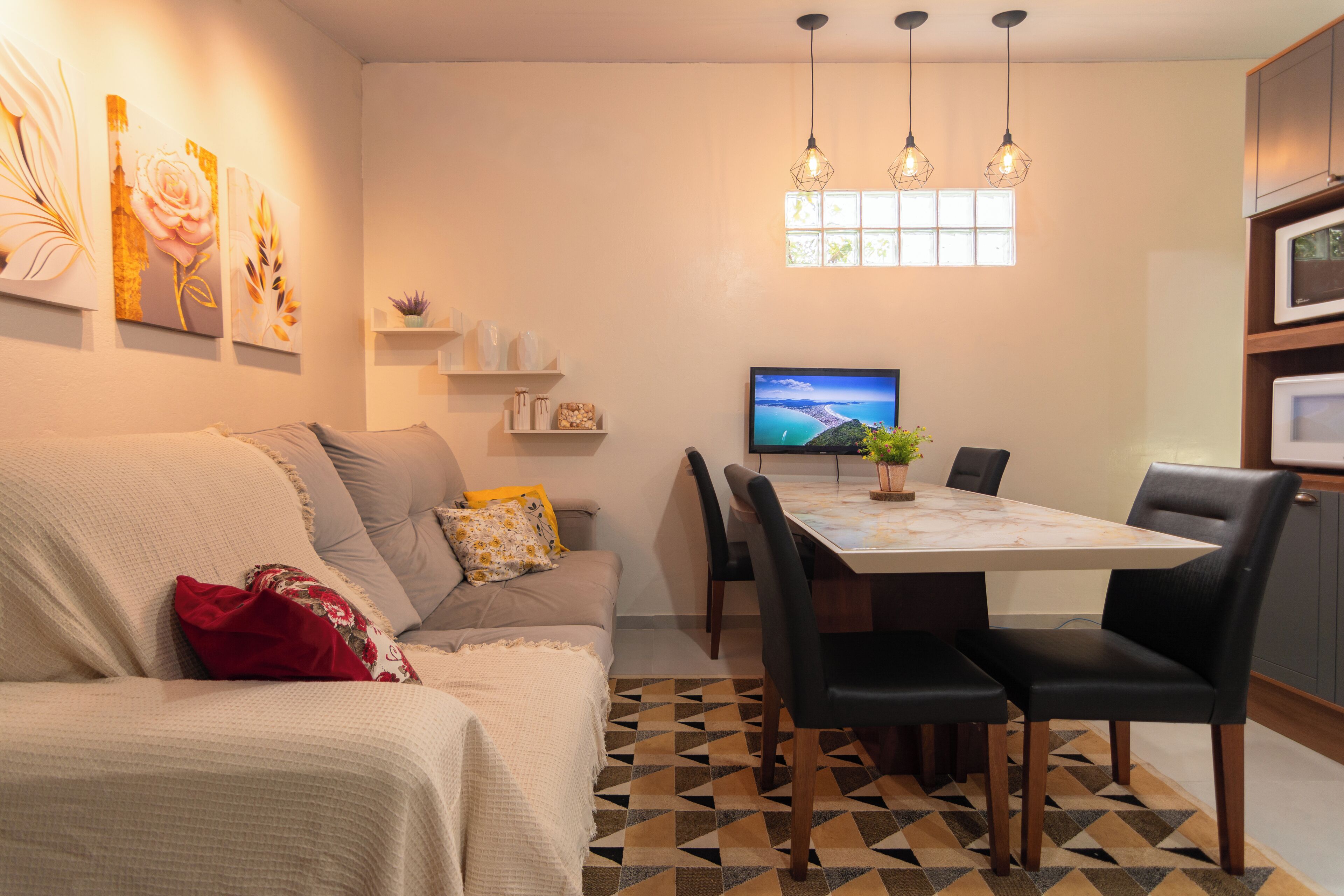 Apartamento conforto, 1 cama de casal, suíte, no piso térreo | Parte interna