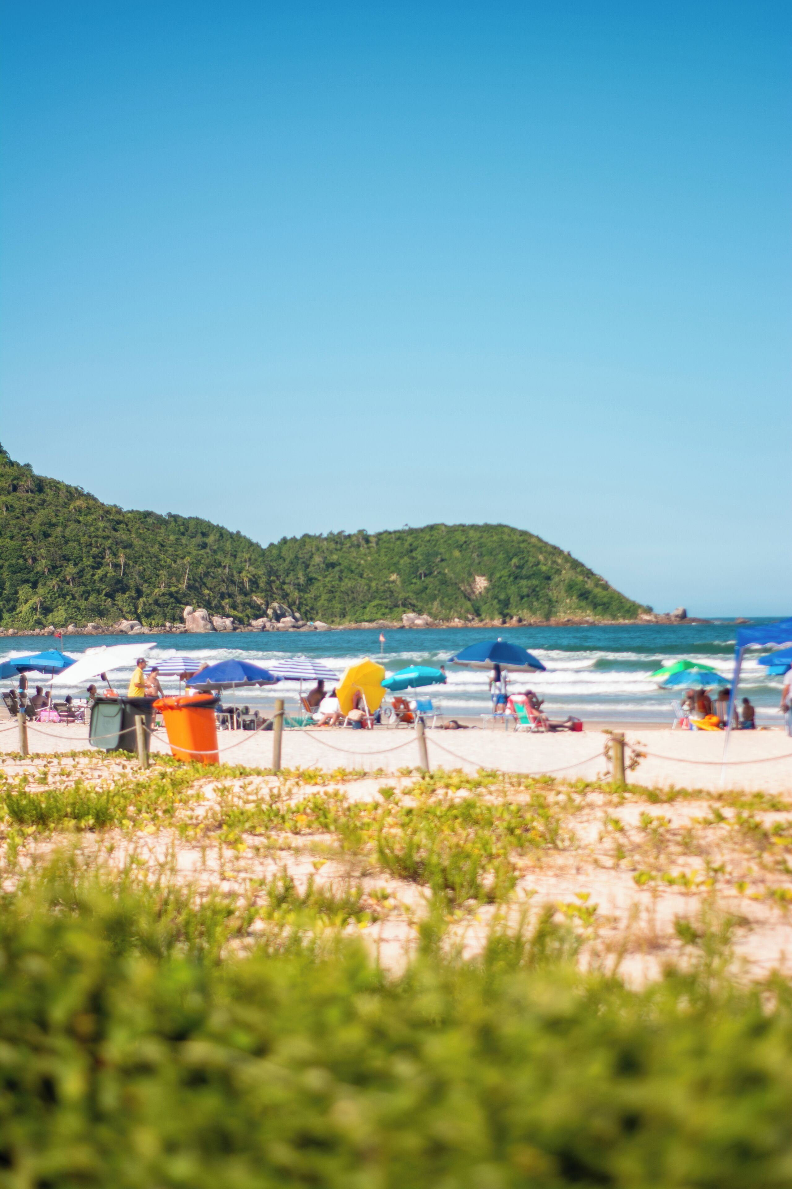 Perto da praia, areia branca 