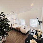 Fox House, Studio Apartments