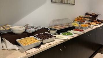 Dagelijks continentaal ontbijt inbegrepen