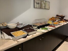 Desayuno continental incluido todos los días