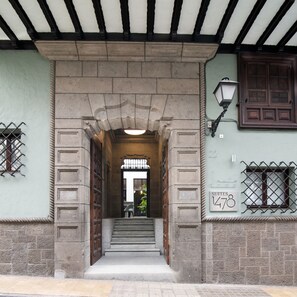 Entrada al alojamiento