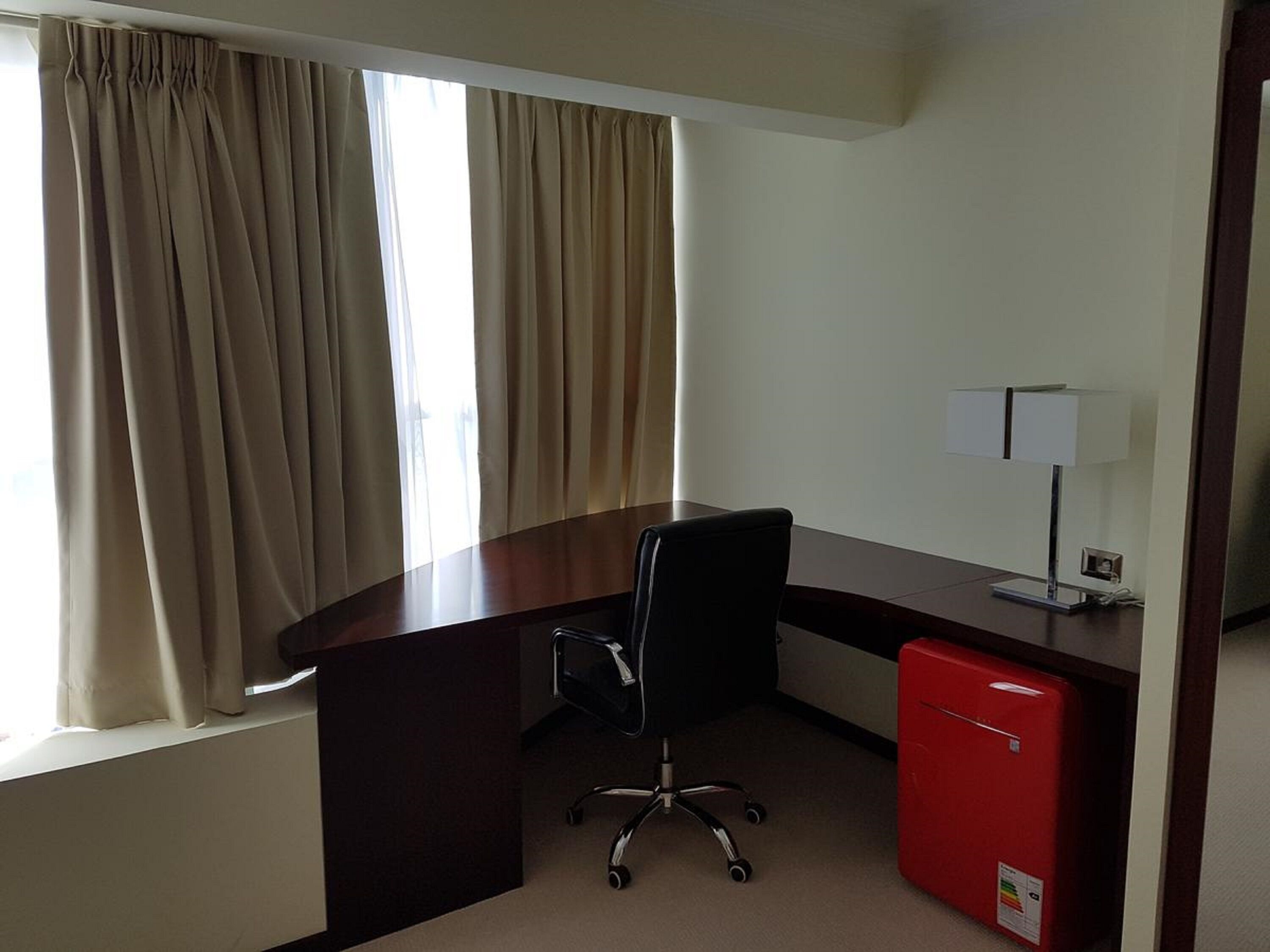 suite, 1 king bed | room amenity