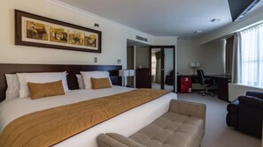 Premium bedding, minibar, in-room safe, blackout drapes - Hotel Costa Pacifico - Suite (Antofagasta)