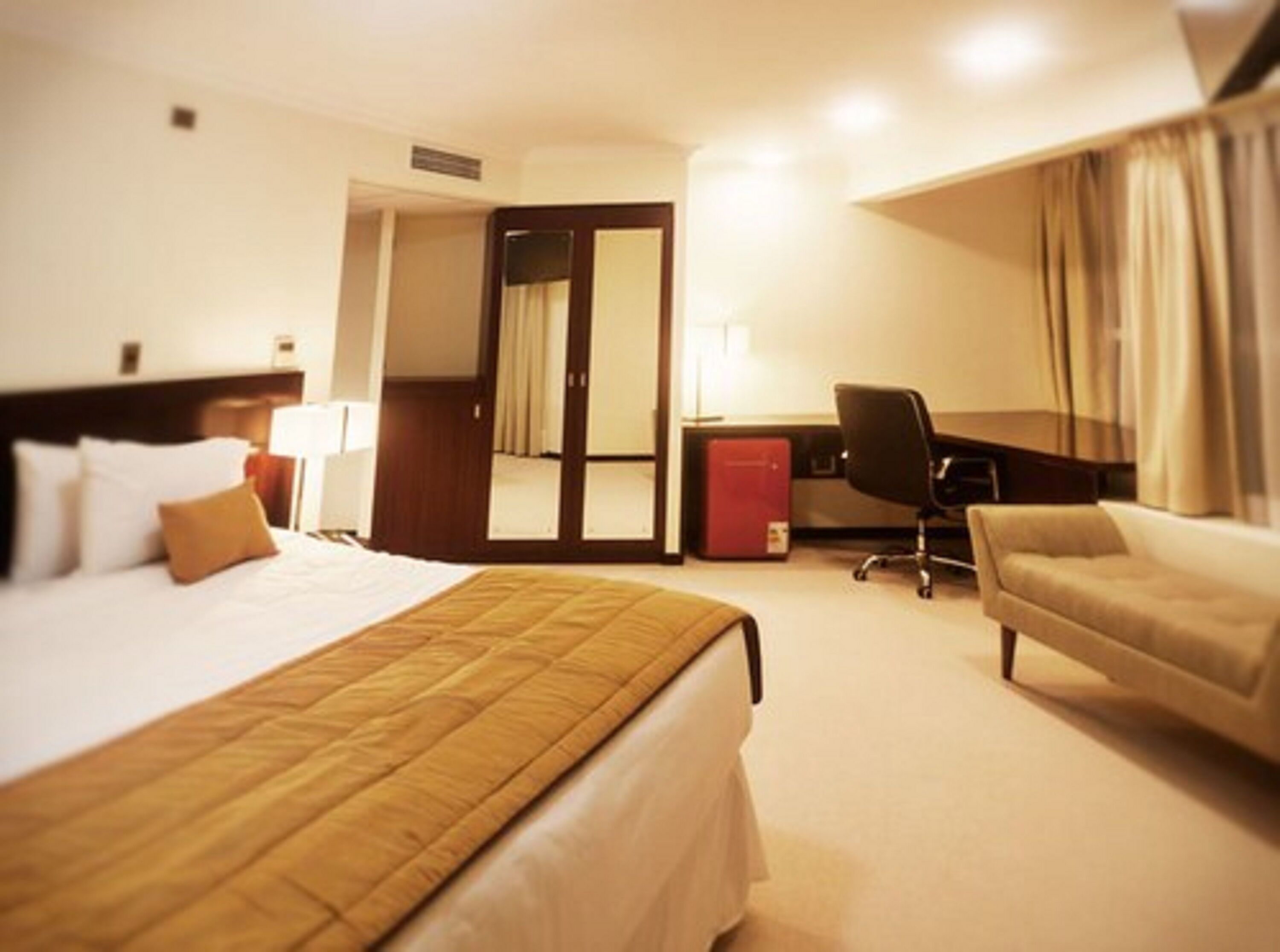presidential double room, 1 king bed | premium bedding, minibar, in-room safe, blackout curtains
