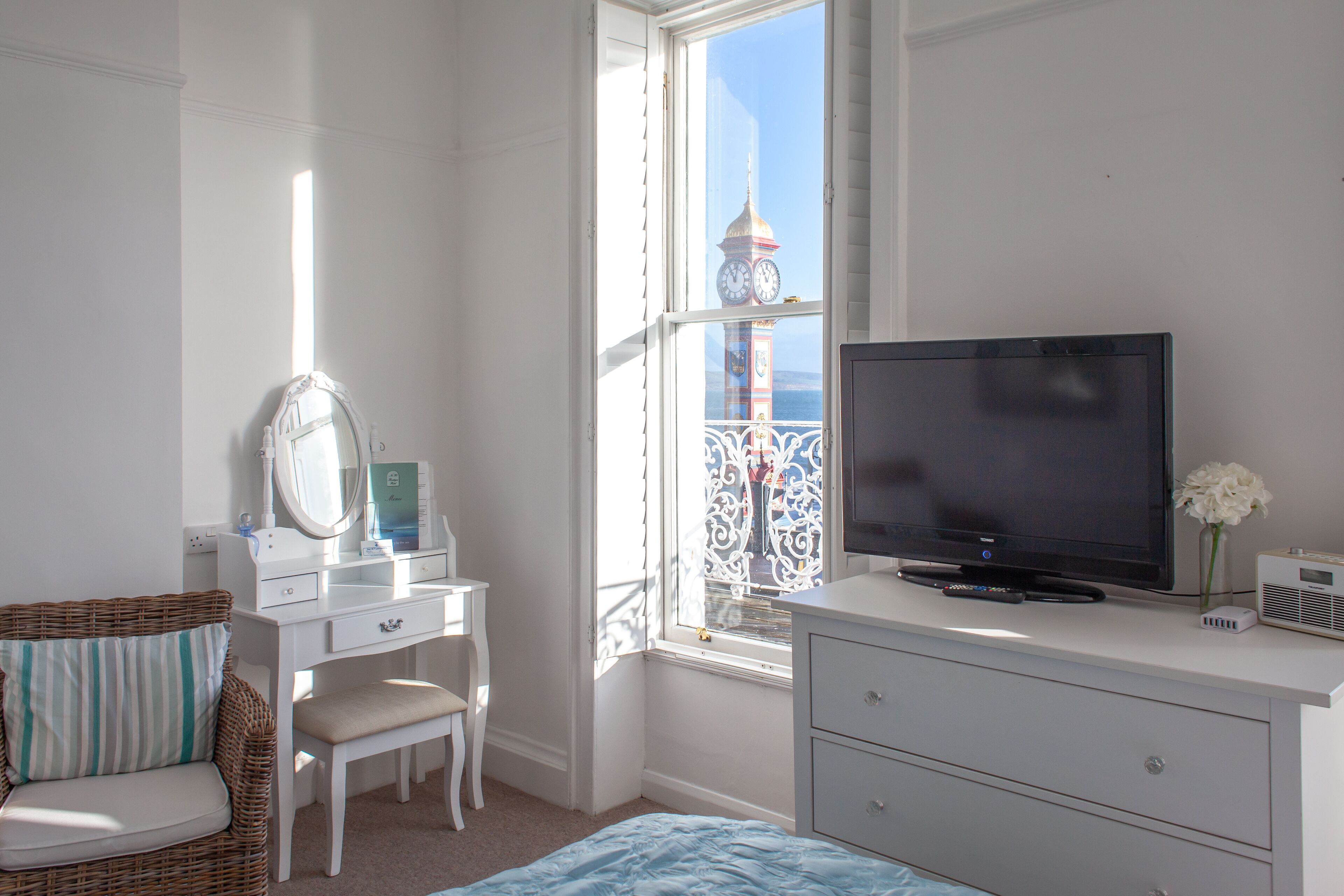 Ropa de cama de alta calidad, camas con pillow-top y wifi gratis 