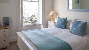 Standard Double Room, Ensuite | Premium bedding, pillow-top beds, free WiFi