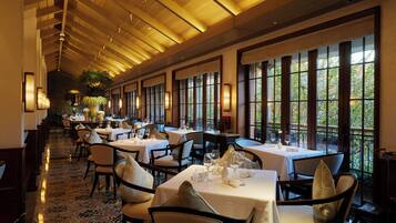 Se ofrece un desayuno continental (335.81 CNY por persona)