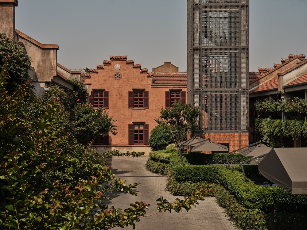 Shanghai Jianyeli Capella Hotel by null