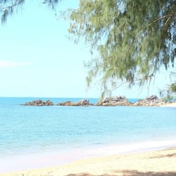 Trên bãi biển